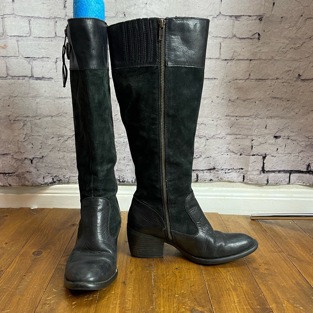 Born size 7M black leather and suede riding style boots
